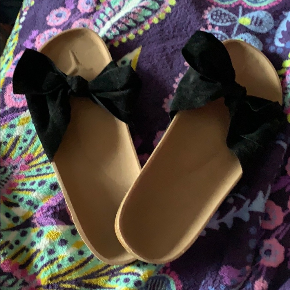 Juti black bow slides